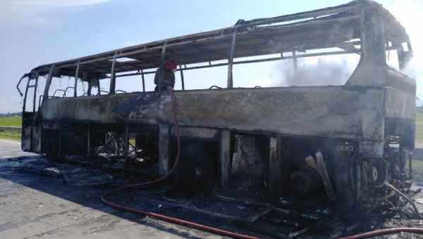 Автобус "Сарни-Київ" згорів дотла поблизу с. Новаки Коростенского района 