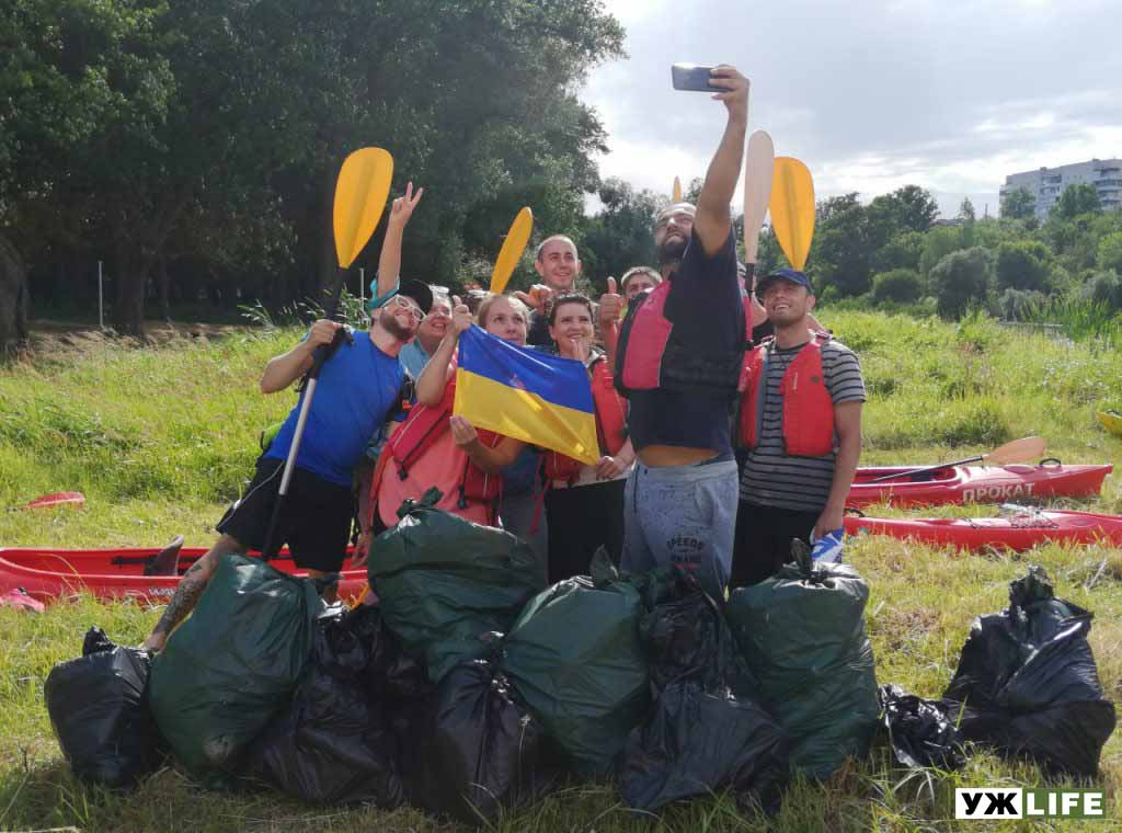 На байдарках за сміттям