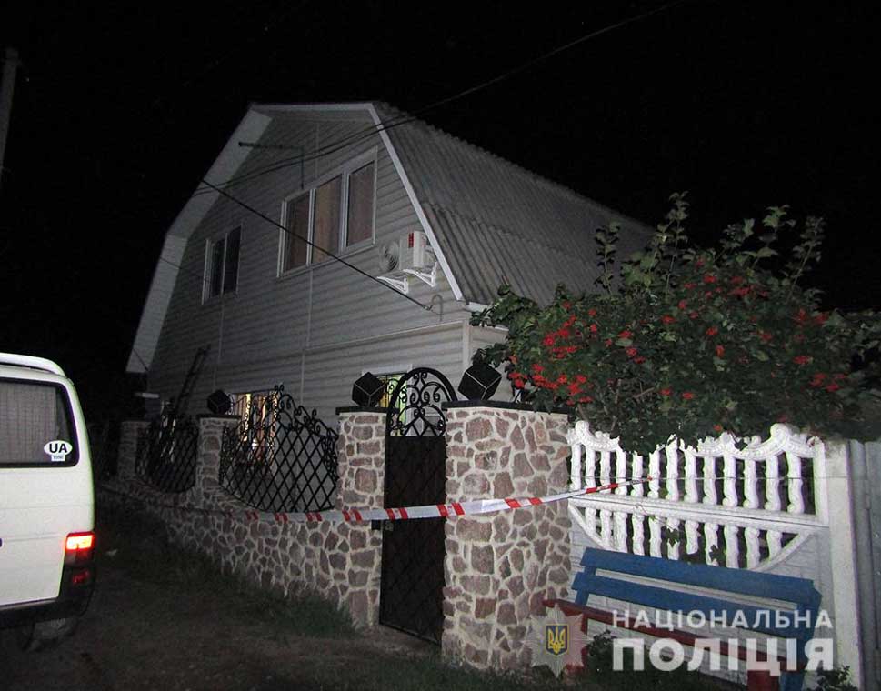 У Коростені чоловік вбив дружину, а після чого застрелився