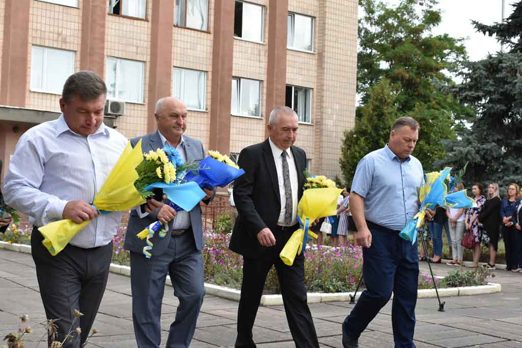 Володимир Арешонков в компанії голови Коростенської райради Клименка, якого звинуватили в хабарництві, «відсвяткував» День прапора