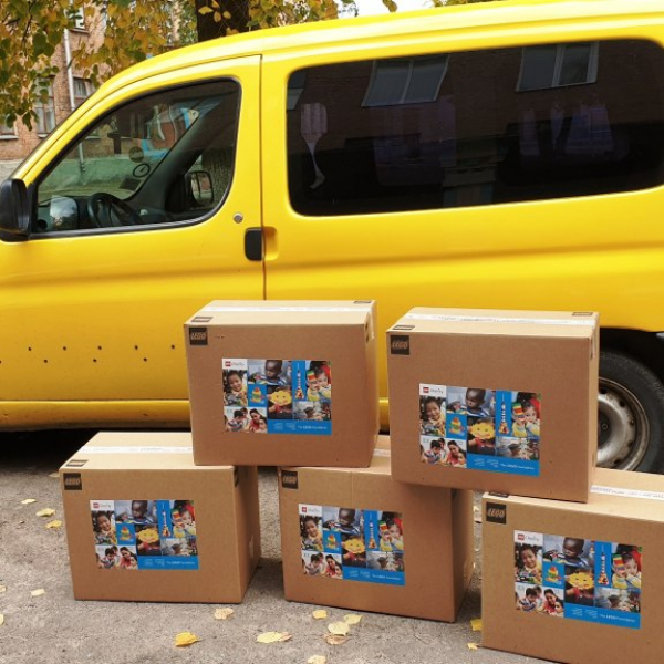 Школи Коростеня безкоштовно отримали ігрове обладнання "LEGO Play Box"