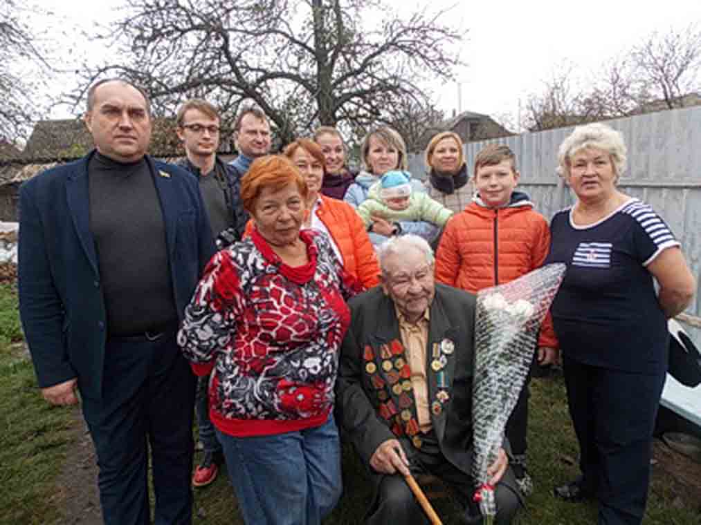 Командиру «Катюші» малинчанину Миколі Гарбару—100
