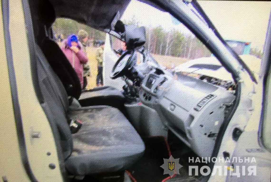 На Олевщині перекинувся мікроавтобус: одна людина загинула