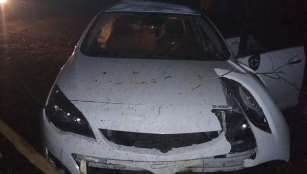 В Овруцькому районі іномарка в’їхала в електроопору: 20-річний пасажир в реанімації ?ФОТО