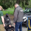 Житомирщина: капітан Нацполіції попався на хабарі у 20 тисяч гривень (ФОТО)