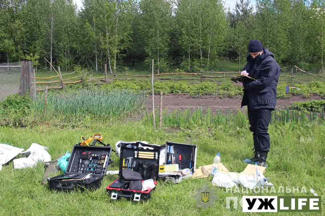 Алкоголь, суперечки про АТО, "розбірки" і сім трупів. Кілька версій кривавої бійні на Житомирщині