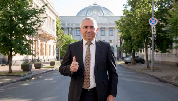 Нардеп з Коростеня уперто продовжує декларувати виключно пенсії та зарплати