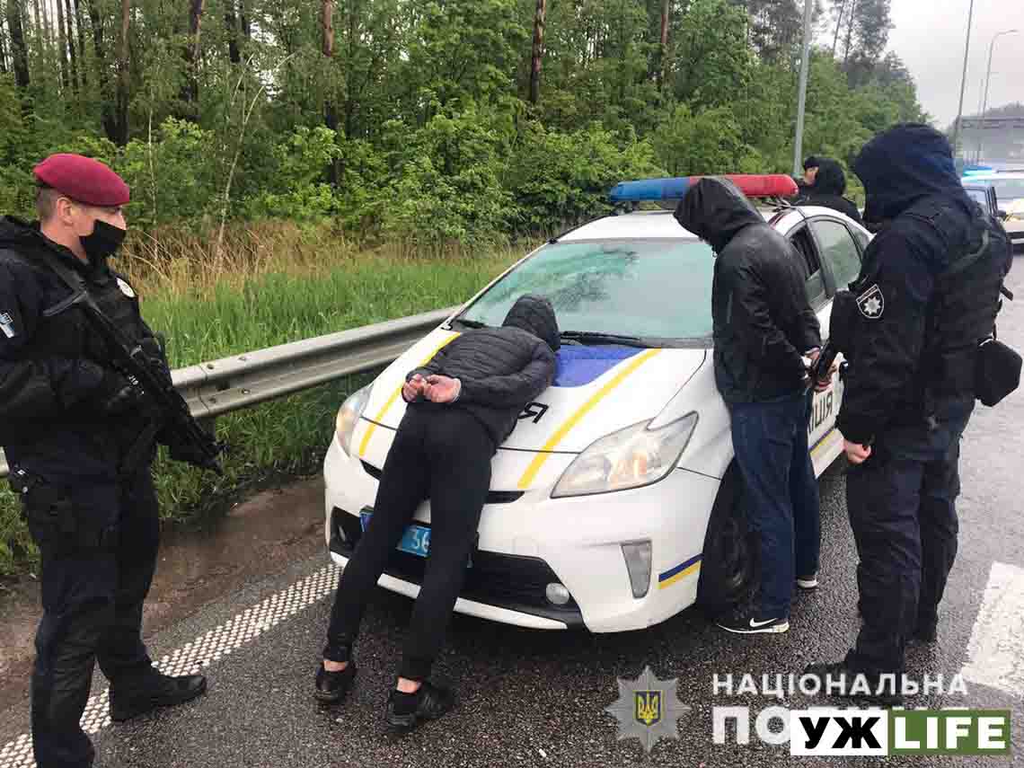 На Житомирщині поліцейські затримали автомобіль учасників стрілянини у Броварах (ФОТО)