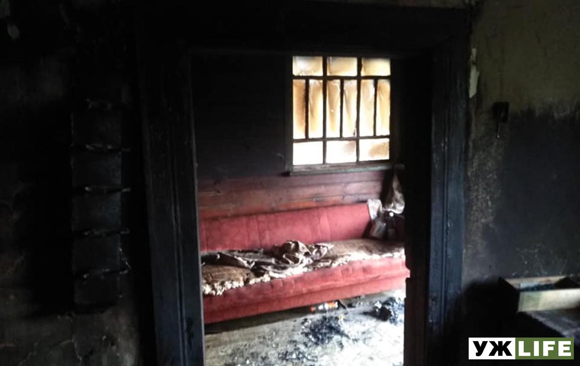 На Овруччині чоловік прокинувся коли під ним загорівся диван