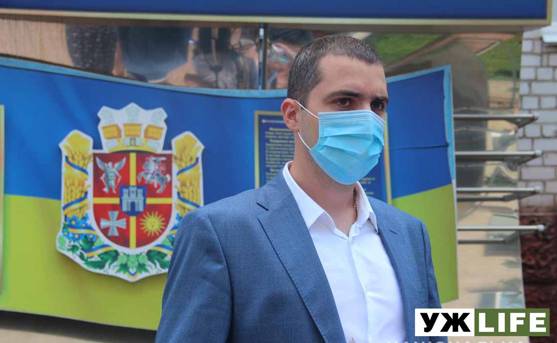 Знайшли автомобіль підозрюваного, який вбив людину та порізав ще 8 осіб в Іршанську