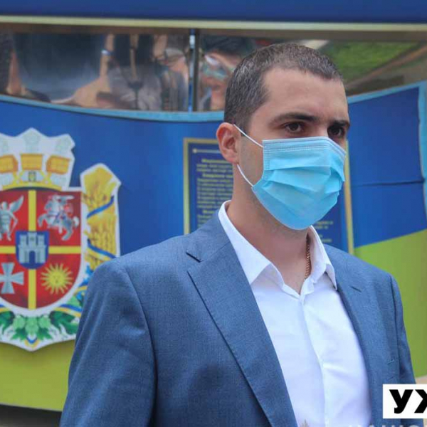 Знайшли автомобіль підозрюваного, який вбив людину та порізав ще 8 осіб в Іршанську