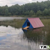 На Овруччині для лебедів змайстрували будиночок-годівничку ?ФОТОрепортаж