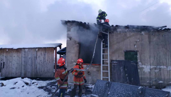 На Овруччині горів деревообробний цех (ФОТО)