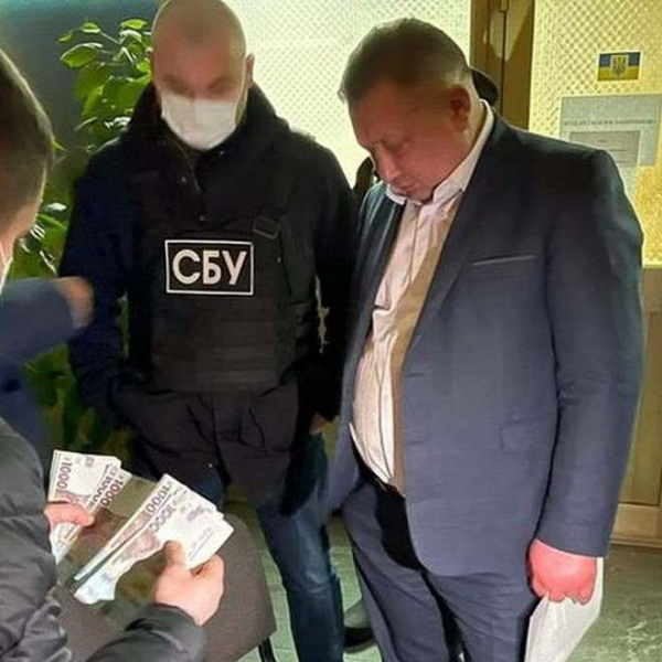 Суд виніс вирок директору департаменту ОДА, який вимагав хабар у керівника Коростенської міської лікарні