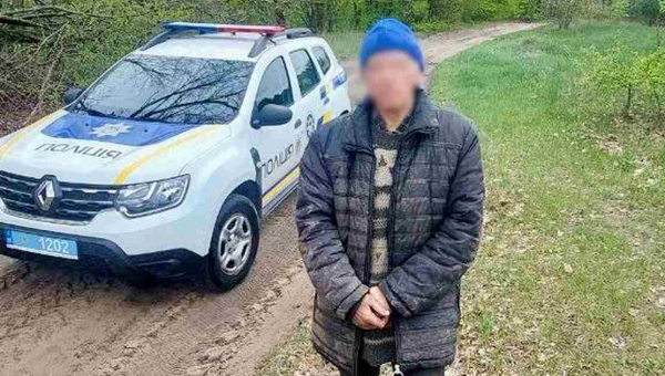В Житомирській області чоловік заблукав у лісі та провів там усю ніч