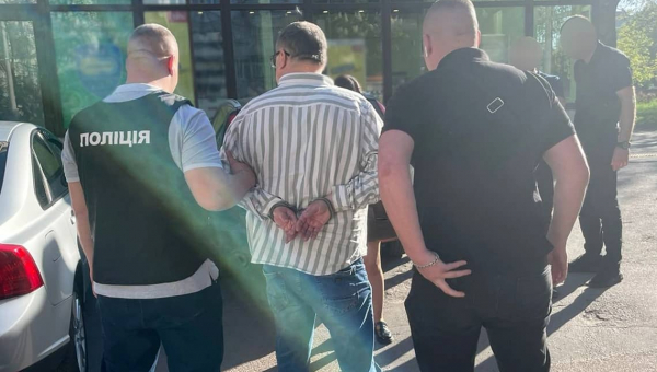 «Білий квиток» для військовозобов’язаного – на Житомирщині поліція викрила лікаря ВЛК 